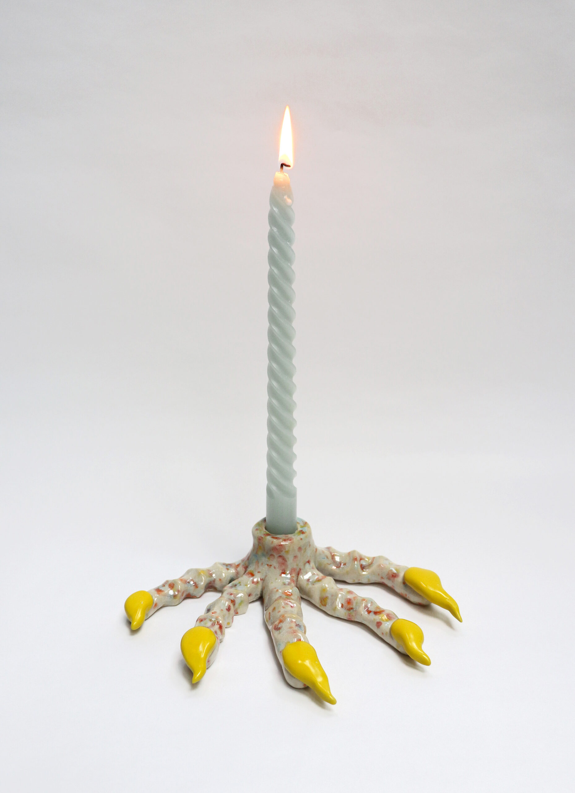 Yellow-nail-Paw-Candlestick-by-Naomi-Gilon-Earthenware-ceramics-UK-online-size:15 x 18 cm-year:2021